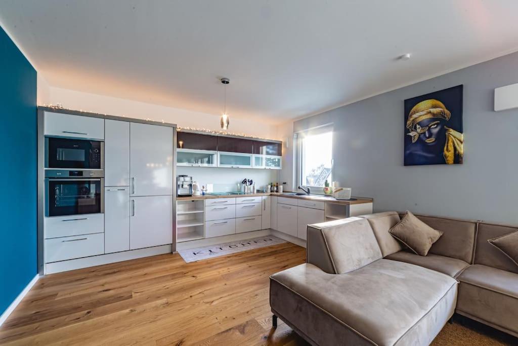 A&V Apartments Wunderschoene Penthouse Wohnung 뫼르스 외부 사진
