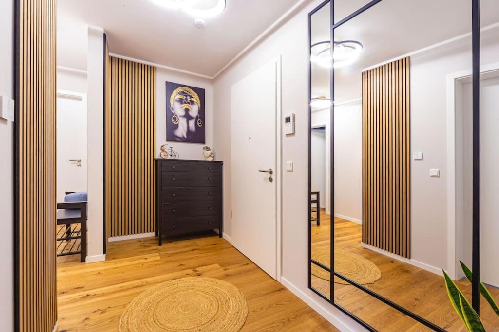 A&V Apartments Wunderschoene Penthouse Wohnung 뫼르스 외부 사진