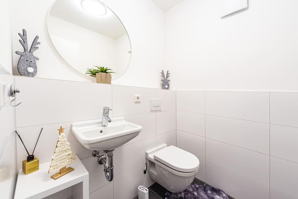 A&V Apartments Wunderschoene Penthouse Wohnung 뫼르스 외부 사진